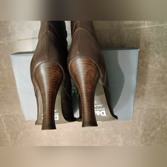 Size 37 D&G dark brown boots - Picture 6 of 7